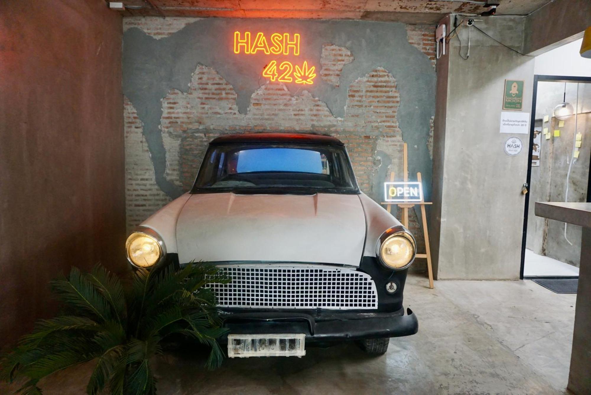 Silom Soi 3 Hash Apartment Hip And Funky With Rooftop View Bangkok Eksteriør bilde