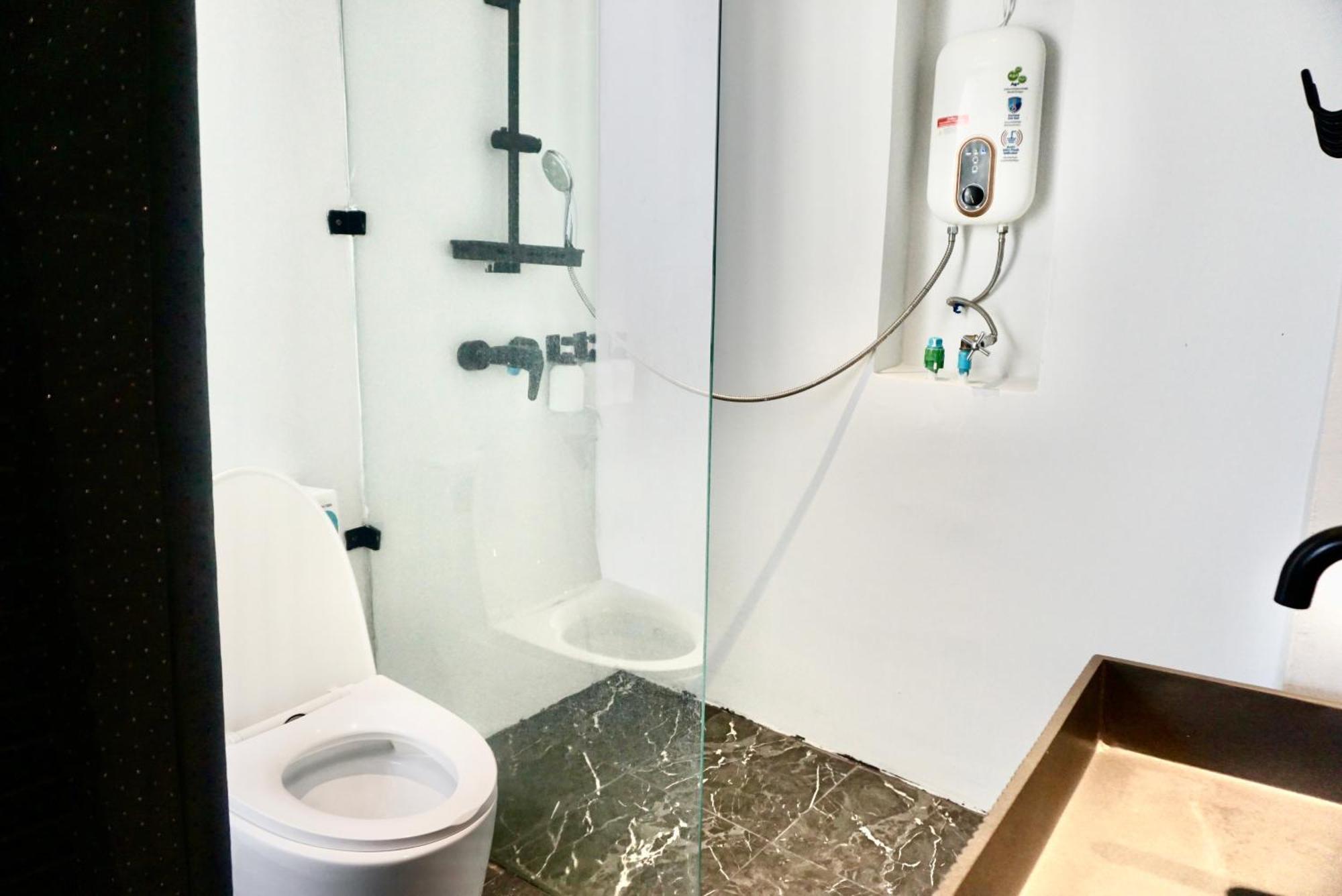 Silom Soi 3 Hash Apartment Hip And Funky With Rooftop View Bangkok Eksteriør bilde